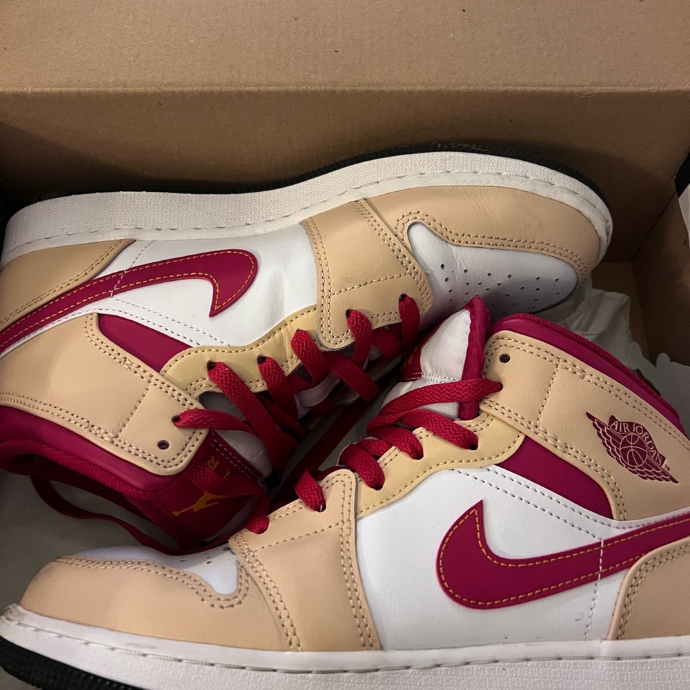 Jordan Kids Shoes - White Onyx and Light Curry